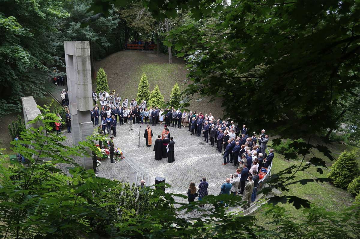 Слідами розстрілу львівської професури Слідами розстрілу львівської професури